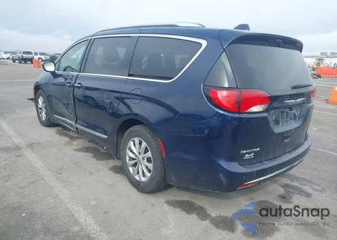 2018 Chrysler Pacifica Touring L z USA, uszkodzony, nr VIN 2C4RC1BGXJR174521